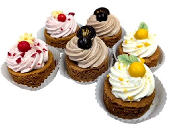 Petit four
